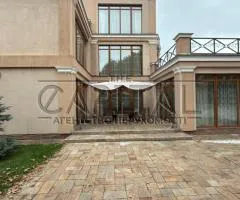 Оренда 5-кімнатного будинку, 390 м², вул. Старокиївська, Козин