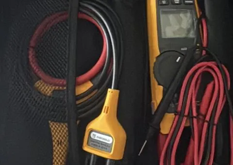 FLUKE 376