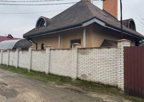 House with an attic for sale near a lake — Kyiv, Sadova St. 73