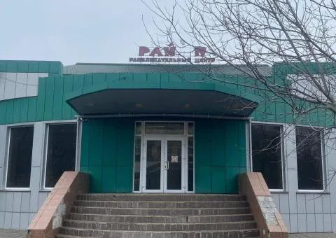 3-story entertainment center in Baburka