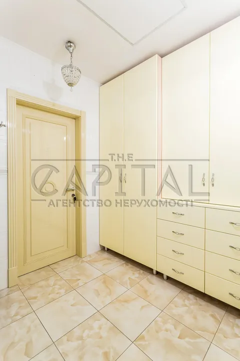 Аренда  квартира Киевская обл., Киев, Институтская ул., 18а - 24/29