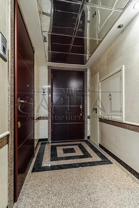 Аренда  квартира Киевская обл., Киев, Институтская ул., 18а - 42/43
