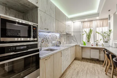 Аренда  квартира Киевская обл., Киев, Полтавская ул., 10 - 7/28