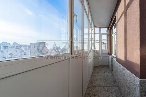Аренда  квартира Киевская обл., Киев, Александра Кониского ул., 44 - 27/28