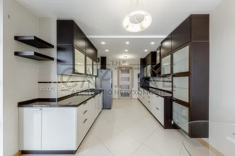 Аренда  квартира Киевская обл., Киев, Деловая ул., 2б - 15/56