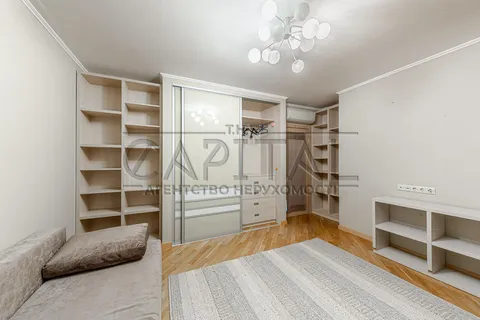 Аренда  квартира Киевская обл., Киев, Деловая ул., 2б - 40/56