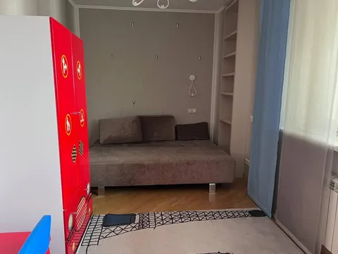 Аренда  квартира Киевская обл., Киев, Деловая ул., 2б - 43/56