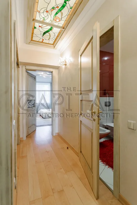 Аренда  квартира Киевская обл., Киев, Кропивницкого ул., 8 - 18/36