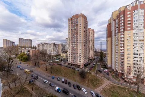 Аренда  квартира Киевская обл., Киев, Науки ул., 80 - 16/17