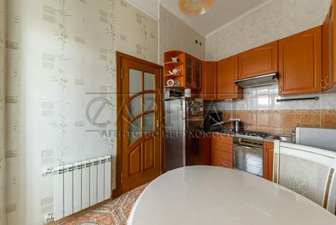 Аренда  квартира Киевская обл., Киев, Институтская ул., 27/6 - 8/16