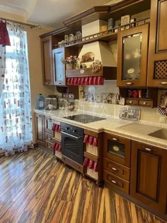 Аренда  квартира Киевская обл., Киев, Лабораторная ул., 