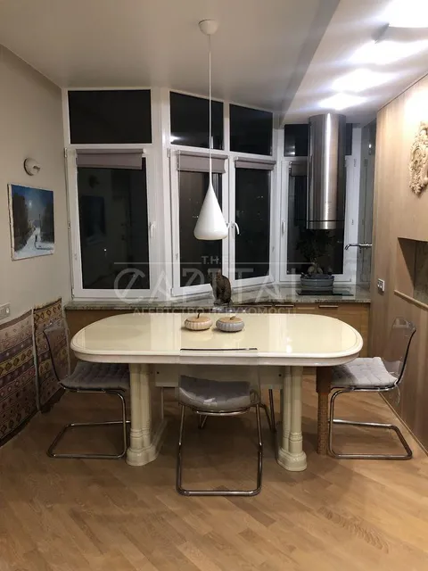 Аренда  квартира Киевская обл., Киев, Сикорского ул., 4-6 - 5/17