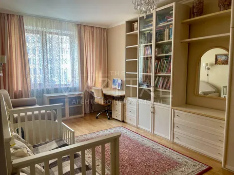 Аренда  квартира Киевская обл., Киев, Старонаводницкая ул., 4Б - 10/39