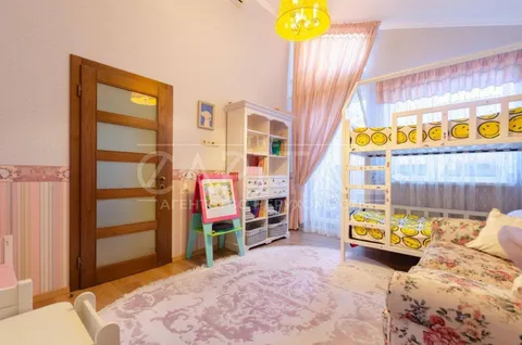 Аренда  квартира Киевская обл., Киев, Регенераторная ул., 4 - 30/33