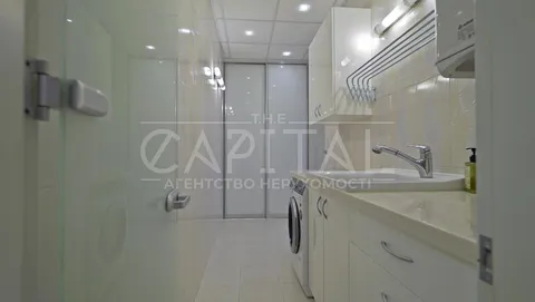 Аренда  квартира Киевская обл., Киев, Круглоуниверситетская ул., 3\5 - 8/32