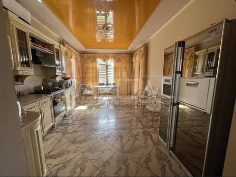 Аренда  частный дом Киевская обл., Киев, Сильвестра Косово ул.,  - 5/12