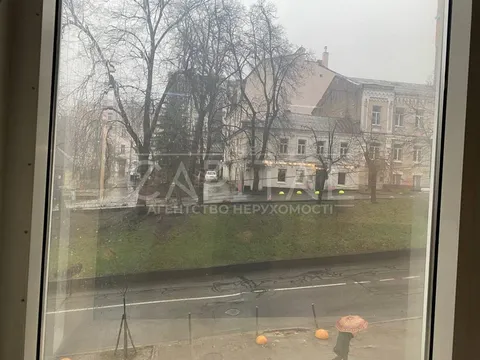 Аренда  офисное помещение Киевская обл., Киев, Хмельницкого Богдана ул., 41 - 33/52