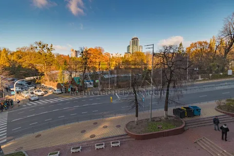 Аренда  офисное помещение Киевская обл., Киев, Украинских Героев ул., 39 - 30/35