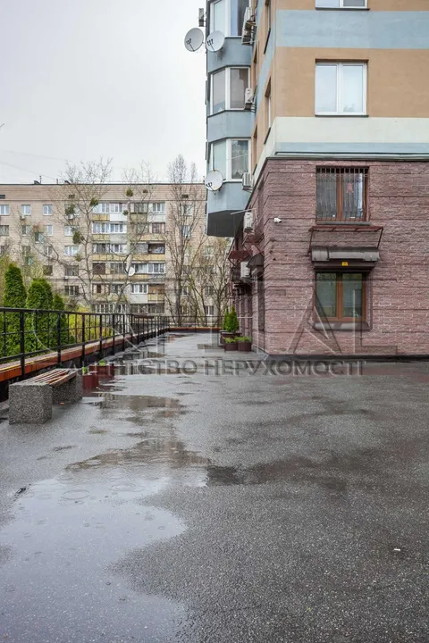 Аренда  офисное помещение Киевская обл., Киев, Большая Китаевская ул., 10а - 21/21