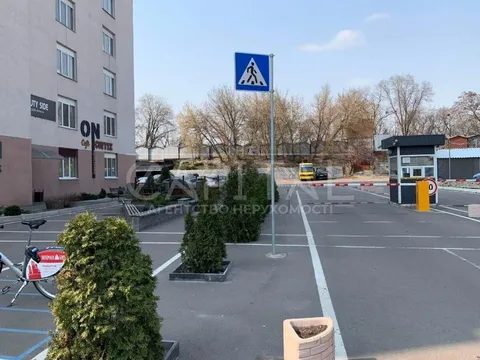 Аренда  офисное помещение Киевская обл., Киев, Ушинского ул., 40 - 20/25