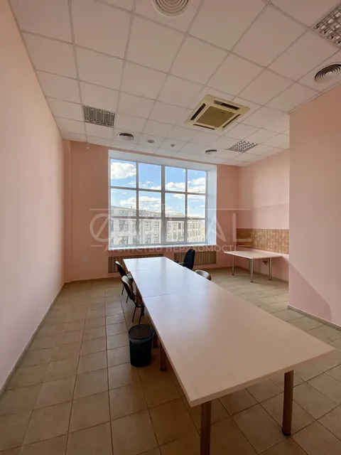 Аренда  офисное помещение Киевская обл., Киев, Василия Сурикова ул., 3А - 9/31