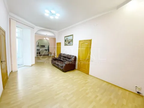 Аренда  офисное помещение Киевская обл., Киев, Шота Руставели ул., 34 - 2/25