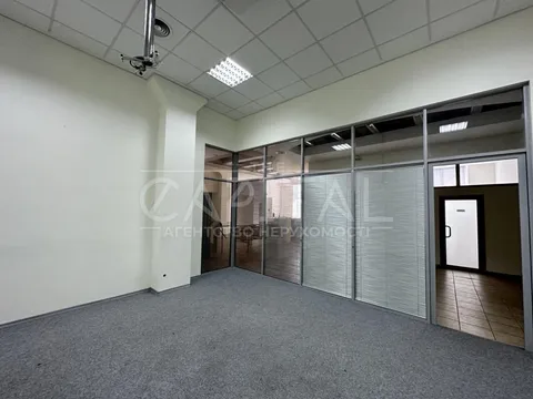 Аренда  офисное помещение Киевская обл., Киев, Василия Сурикова ул., 3 - 18/26
