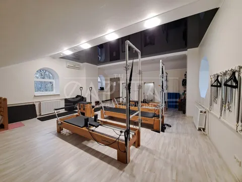 Аренда  офисное помещение Киевская обл., Киев, Мирного Панаса ул.,  - 8/27