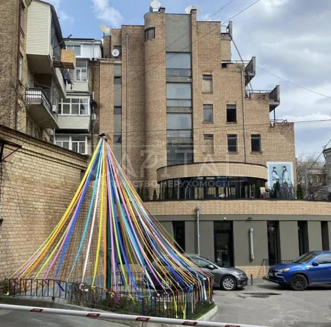 Аренда  коммерческое помещение Киевская обл., Киев, Рейтарская ул., 15 - 26/27