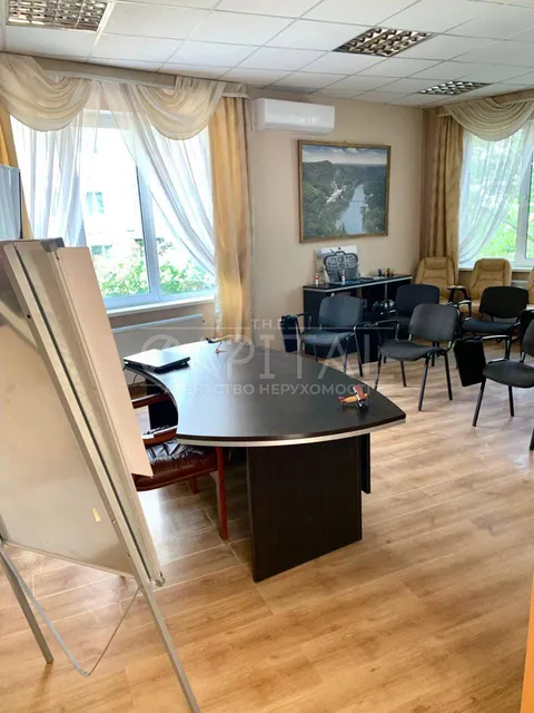 Аренда  офисное помещение Киевская обл., Киев, Казарменная ул., 4 - 4/8