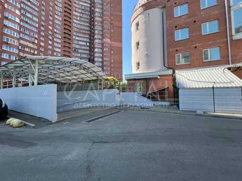 Аренда  офисное помещение Киевская обл., Киев, Ахматовой Анны ул., 13Е - 16/22