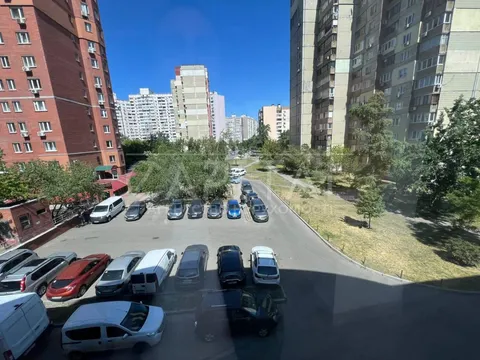 Аренда  офисное помещение Киевская обл., Киев, Ахматовой Анны ул., 13Е - 21/22