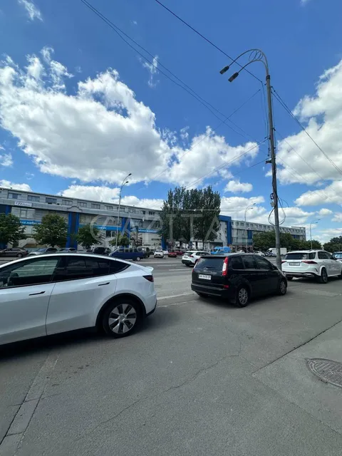 Аренда  офисное помещение Киевская обл., Киев, Новоконстантиновская ул., 2 - 12/13