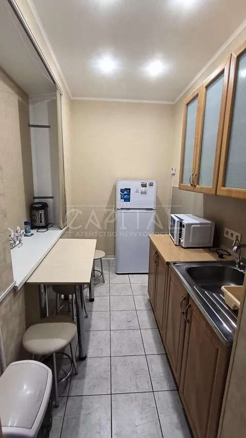 Аренда  офисное помещение Киевская обл., Киев, Лобановского ул., 41 - 20/30