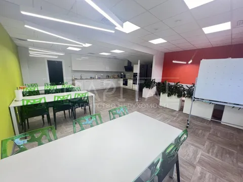 Аренда  офисное помещение Киевская обл., Киев, Евгения Сверстюка ул.,  - 1/15