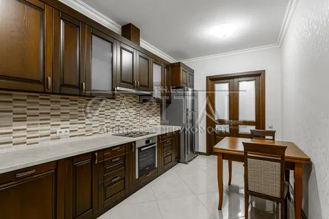 Аренда  офисное помещение Киевская обл., Киев, Кловский спуск ул., 7A - 6/20