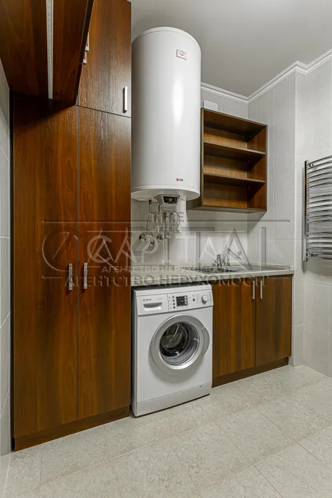 Аренда  офисное помещение Киевская обл., Киев, Кловский спуск ул., 7A - 8/20