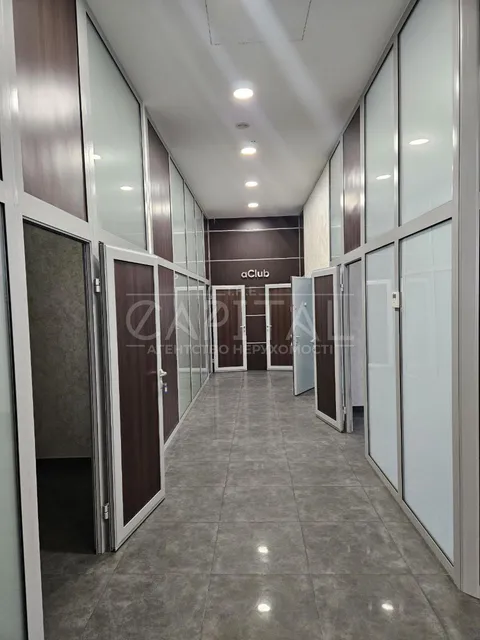 Аренда  офисное помещение Киевская обл., Киев, Генерала Алмазова ул., 12 - 27/49