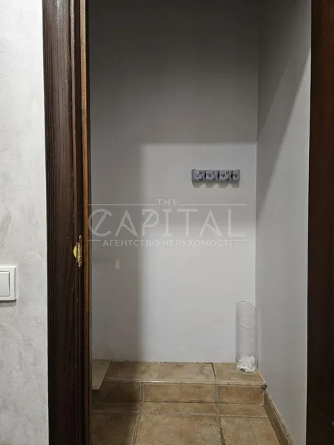 Аренда  офисное помещение Киевская обл., Киев, Генерала Алмазова ул., 12 - 46/49
