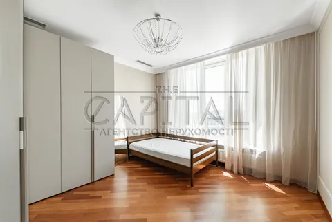 Продажа  квартира Киевская обл., Киев, Джона Маккейна ул., 7 - 7/22