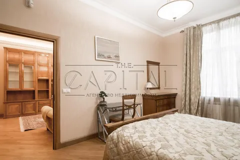 Продажа  квартира Киевская обл., Киев, Банковая ул., 1/10 - 10/20