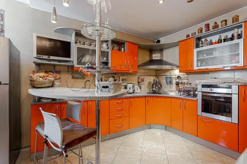 Продажа  квартира Киевская обл., Киев, Евгения Сверстюка ул., 52в - 2/33