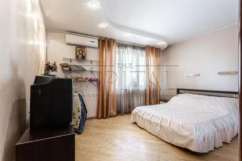 Продажа  квартира Киевская обл., Киев, Евгения Сверстюка ул., 52в - 12/33