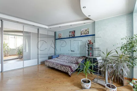 Продажа  квартира Киевская обл., Киев, Евгения Сверстюка ул., 52в - 16/33