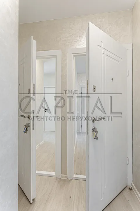 Продажа  квартира Киевская обл., Киев, Автозаводская ул., 23 - 6/78