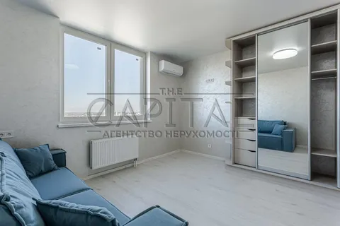 Продажа  квартира Киевская обл., Киев, Автозаводская ул., 23 - 6/79