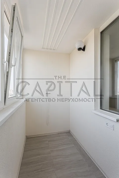 Продажа  квартира Киевская обл., Киев, Автозаводская ул., 23 - 10/79