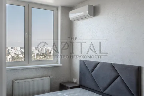 Продажа  квартира Киевская обл., Киев, Автозаводская ул., 23 - 22/79