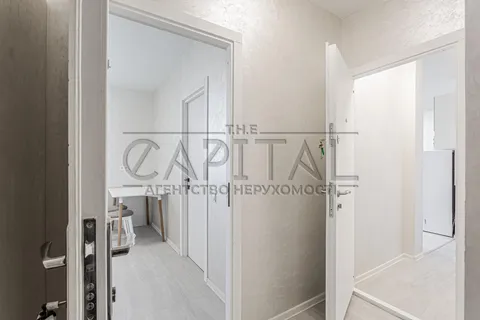 Продажа  квартира Киевская обл., Киев, Автозаводская ул., 23 - 37/79