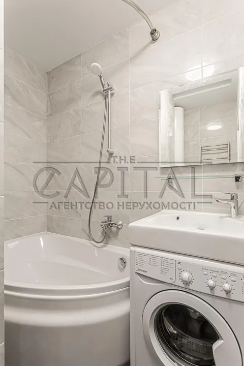 Продажа  квартира Киевская обл., Киев, Автозаводская ул., 23 - 58/79